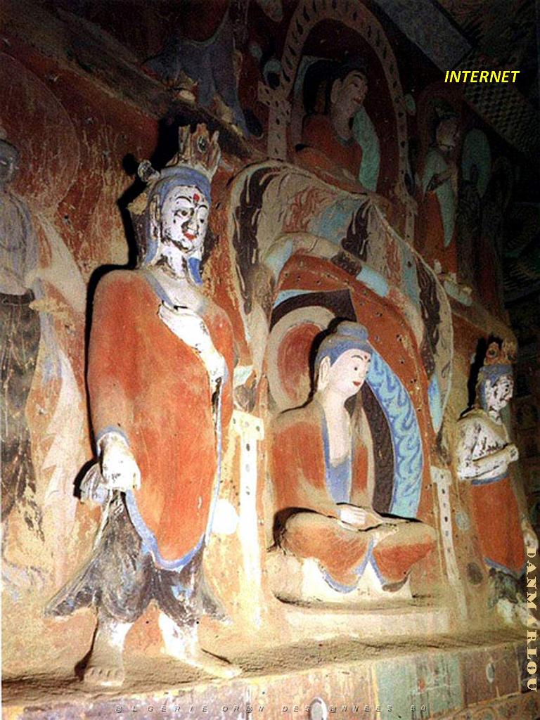 DUNHUANG - 068 -Grottes de Mogao .jpg